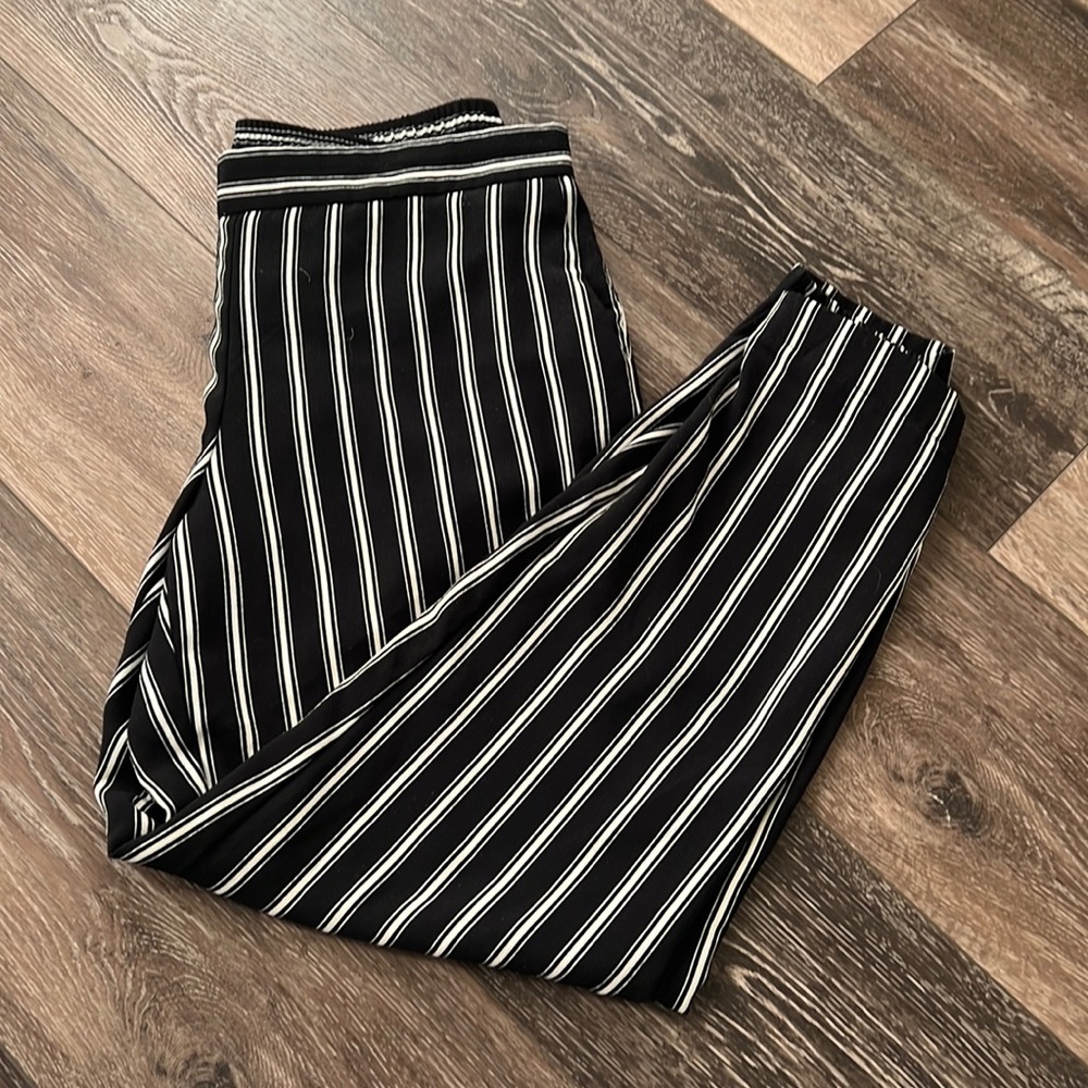 Striped tapered pants
